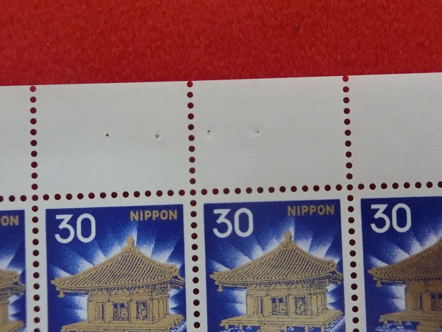 30円切手　中尊寺金色堂