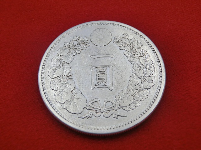新1円銀貨  明治13年  円銀  大型  古銭  NO-1004