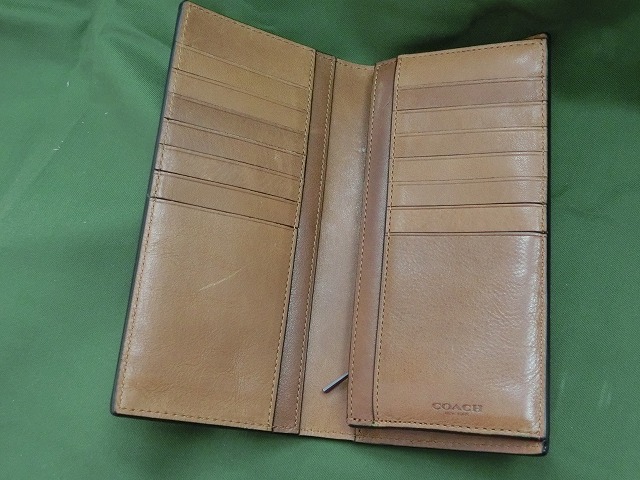 コーチ　ブレスト ポケット ウォレット シグネチャー エンボスド スポーツ カーフ レザー