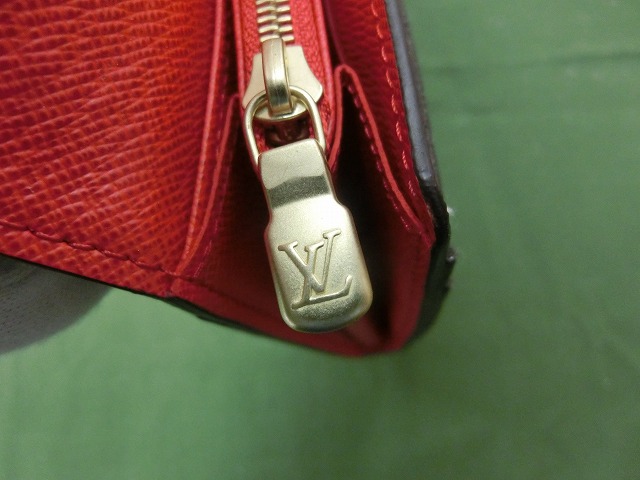 未使用  ルイヴィトン モノグラム シロクマ 白熊 M62086 ポルトフォイユサラ 長財布