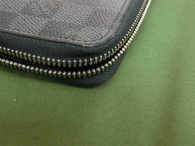 美品  ルイヴィトン グラフィット ジッピーオーガナイザー  N63077  ダミエグラフィットキャンバス 長財布