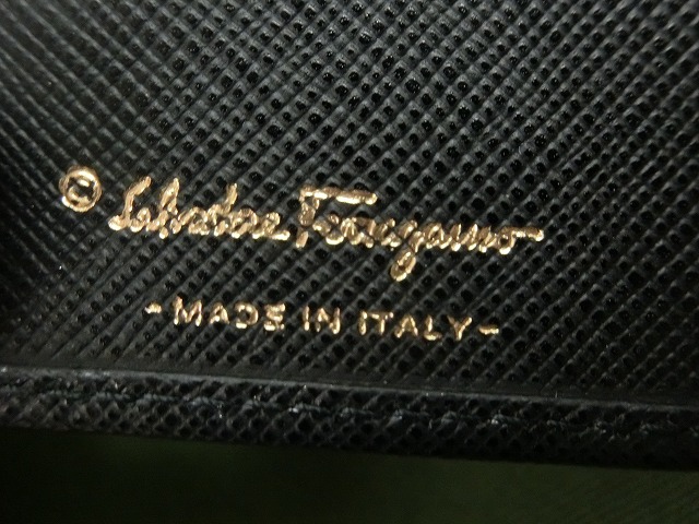 【極美品】サルヴァトーレ フェラガモ Wホック 財布 二つ折り ガンチーニ  ブラック ゴールド レザー