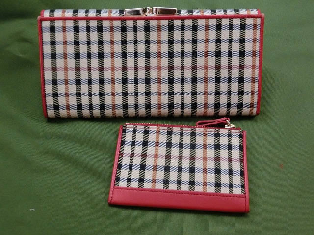 【美品】ダックス  がま口  長財布