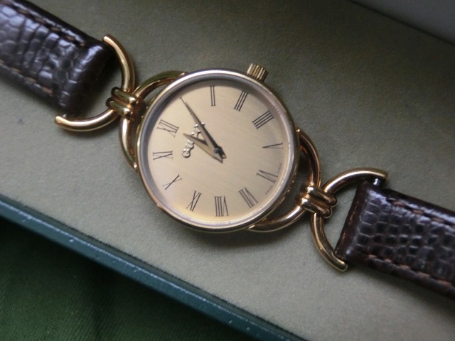 【美品】グッチ  レディース 6000.2.L 2針 クォーツ 腕時計 ゴールド